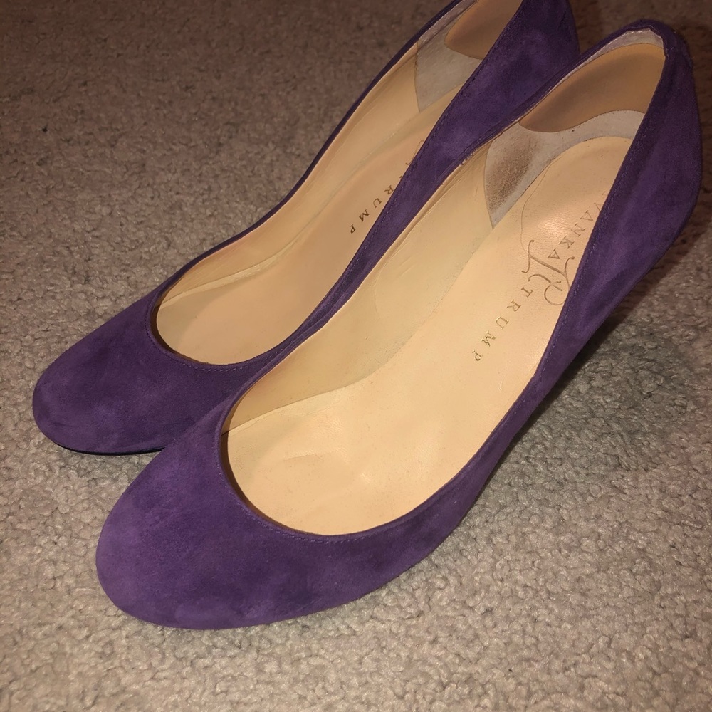 Purple pumps